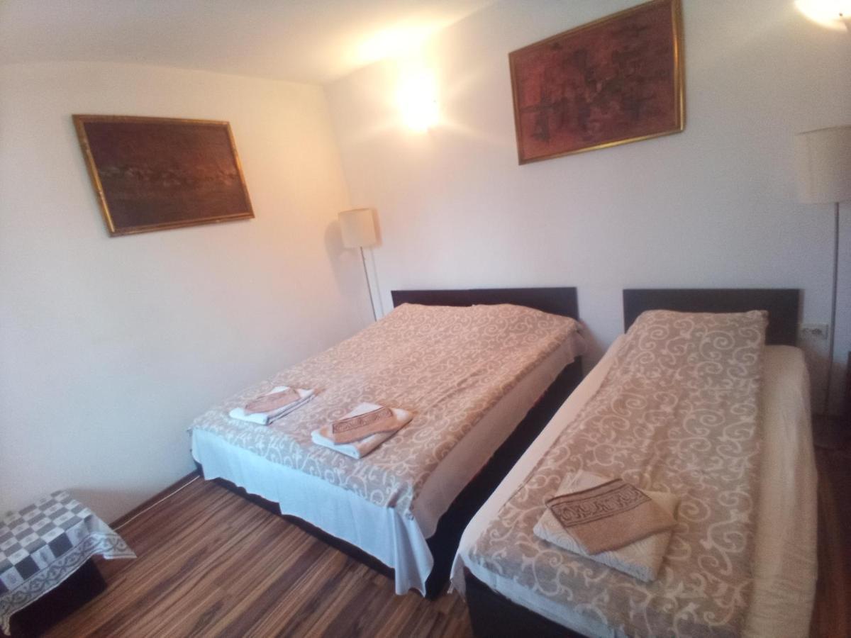 Стаи За Гости Алба 卡赞勒克 外观 照片